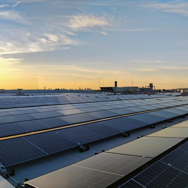 Photovoltaikanlage Gewerbe (Messung)- Tesla Brandenburg